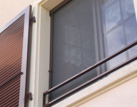 moustiquaire-enroulable-maisonbleue (3) moustiquaire-enroulable-maisonbleue (3)