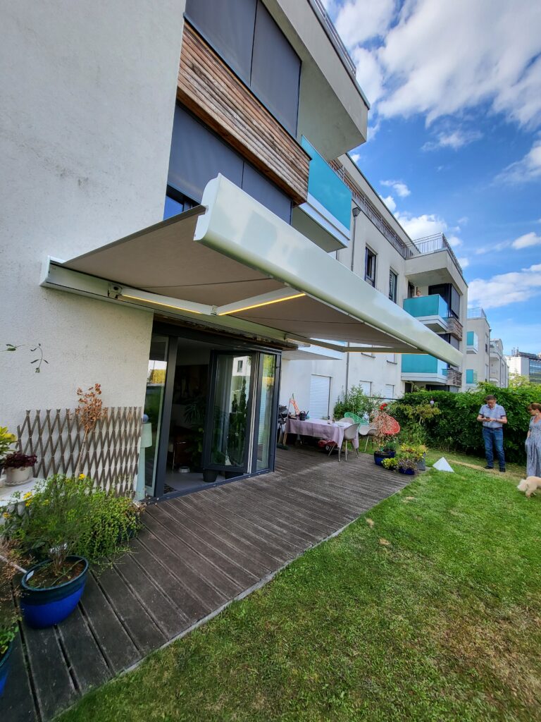 Marquises/Store banne de 4m à Bettembourg