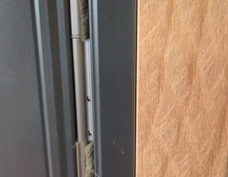 Moustiquaire porte battante sur mesure, posée au Luxembourg (13) Moustiquaire porte battante sur mesure, posée au Luxembourg (13)